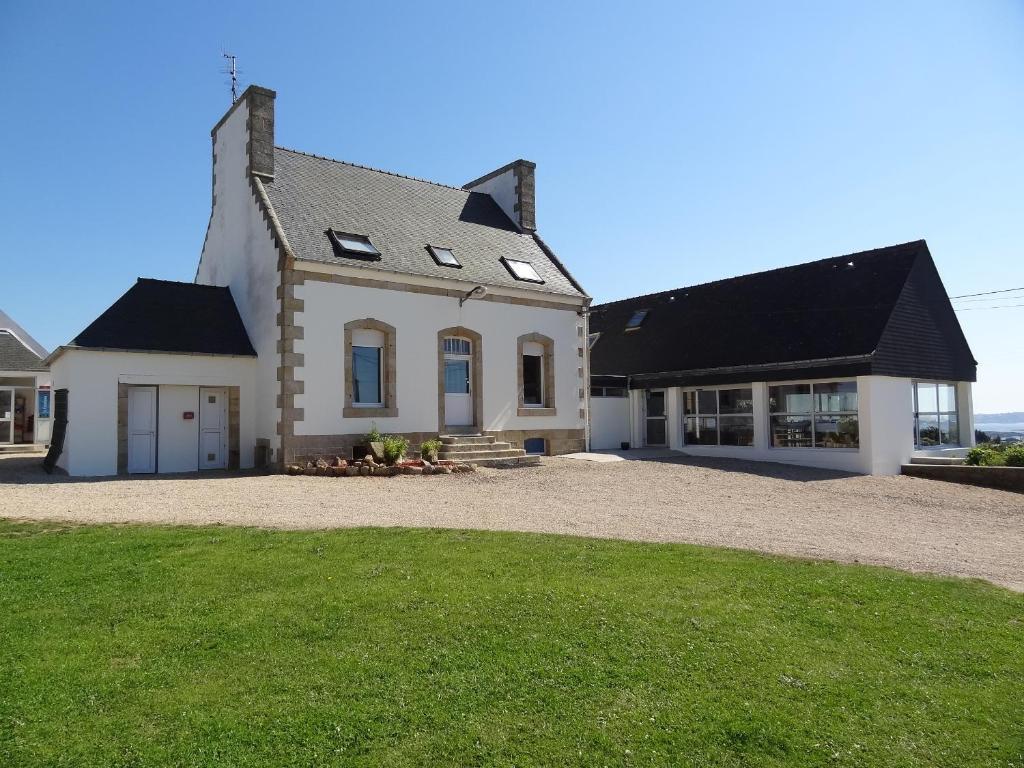 La Maison De Kerdies Hotell Plougasnou Exteriör bild