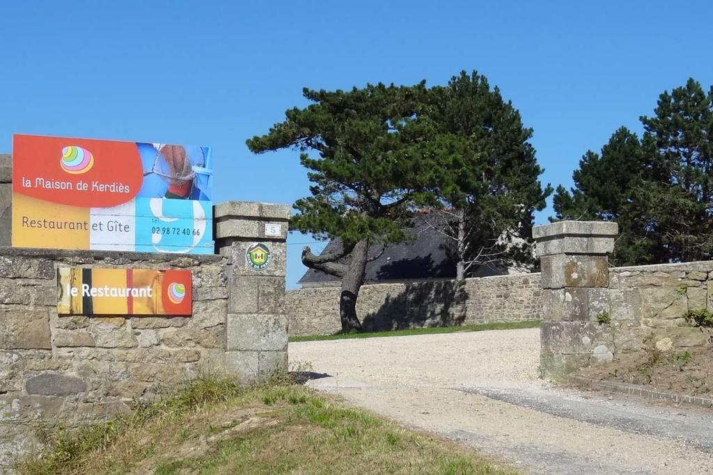 La Maison De Kerdies Hotell Plougasnou Exteriör bild